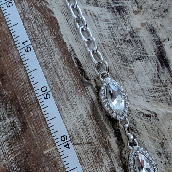 Elegant Oval Rhinestone, Silver Tone Chain Belt, 60\